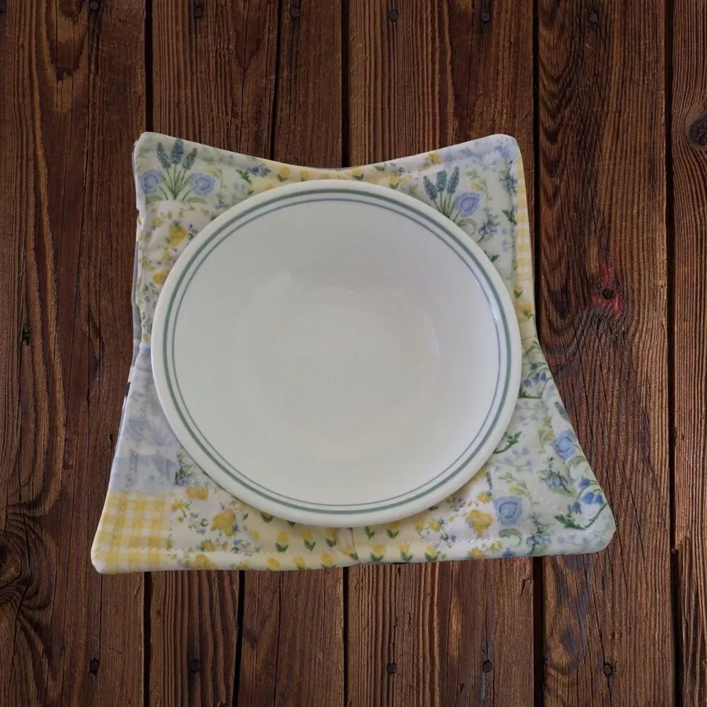 Microwave Bowl Cozy, Reversible Bees and Floral Soup Bowl or Ice Cream Cozy